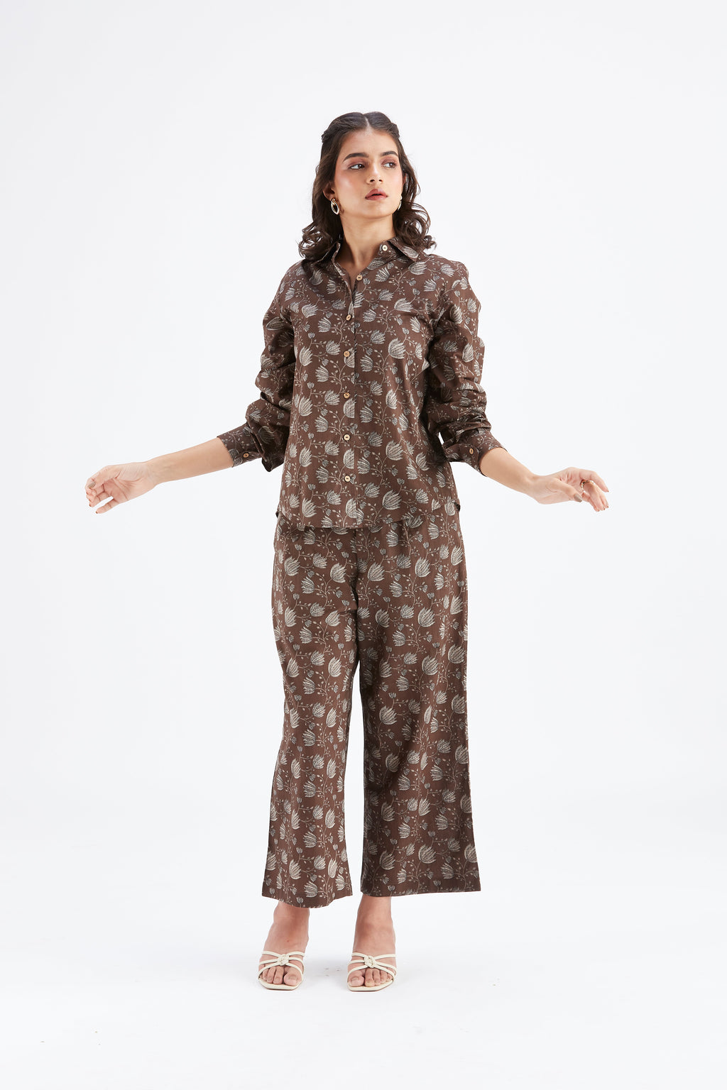 Yuna Brown Printed Cotton Co-ord set at Kamakhyaa by Hasttvam. This item is Brown, Cotton, Ete by Hasttvam, Floral Prints, Fusion Wear, Hand Printed, Womenswear