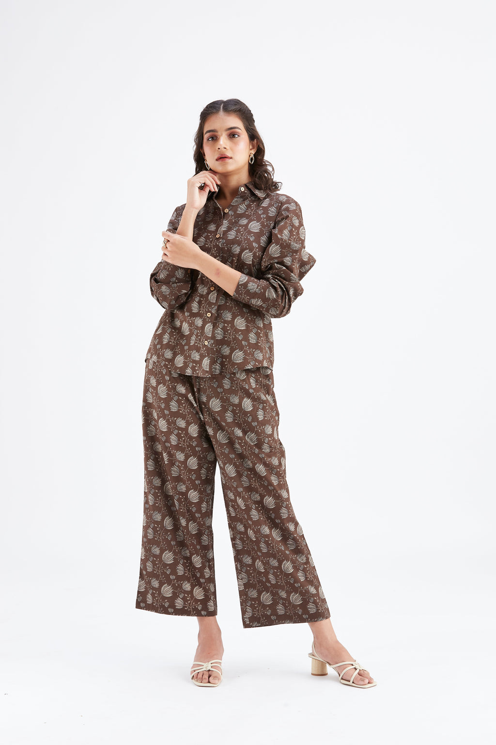 Yuna Brown Printed Cotton Co-ord set at Kamakhyaa by Hasttvam. This item is Brown, Cotton, Ete by Hasttvam, Floral Prints, Fusion Wear, Hand Printed, Womenswear