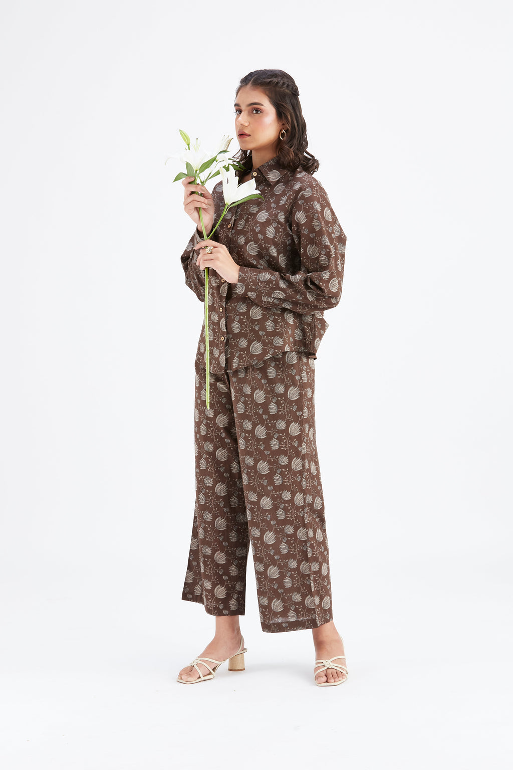 Yuna Brown Printed Cotton Co-ord set at Kamakhyaa by Hasttvam. This item is Brown, Cotton, Ete by Hasttvam, Floral Prints, Fusion Wear, Hand Printed, Womenswear