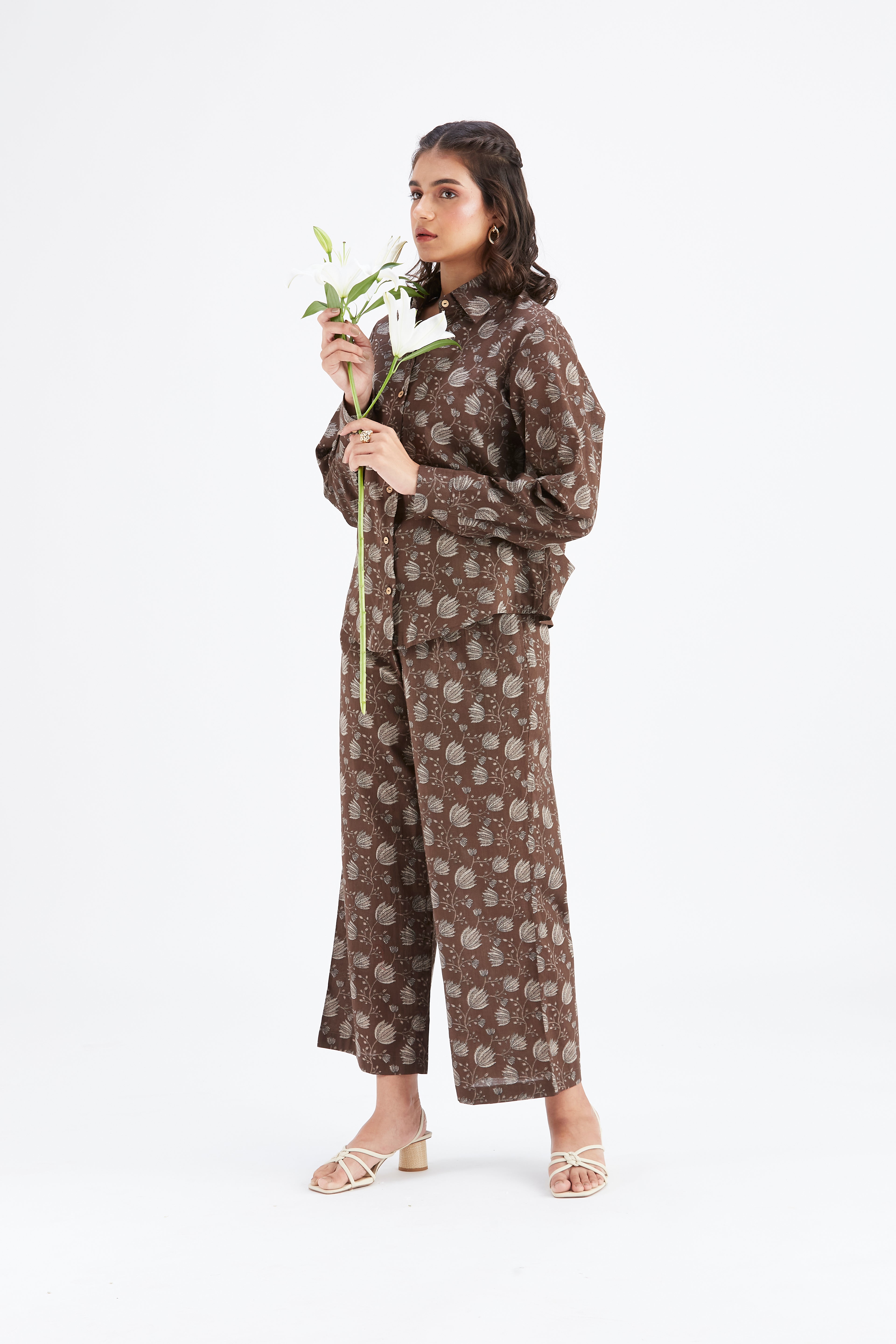 Yuna Brown Printed Cotton Co-ord set at Kamakhyaa by Hasttvam. This item is Brown, Cotton, Ete by Hasttvam, Floral Prints, Fusion Wear, Hand Printed, Womenswear