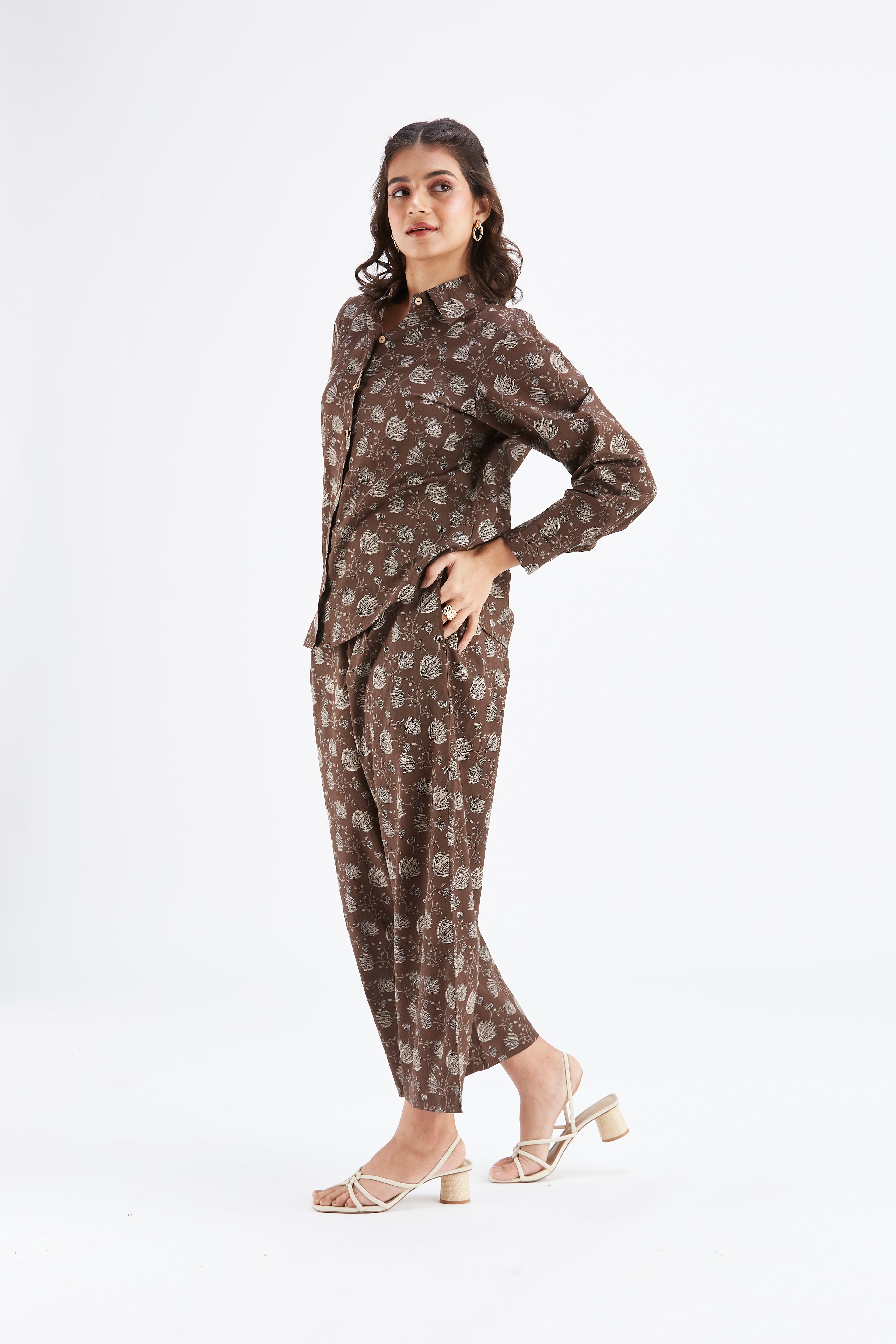 Yuna Brown Printed Cotton Co-ord set at Kamakhyaa by Hasttvam. This item is Brown, Cotton, Ete by Hasttvam, Floral Prints, Fusion Wear, Hand Printed, Womenswear