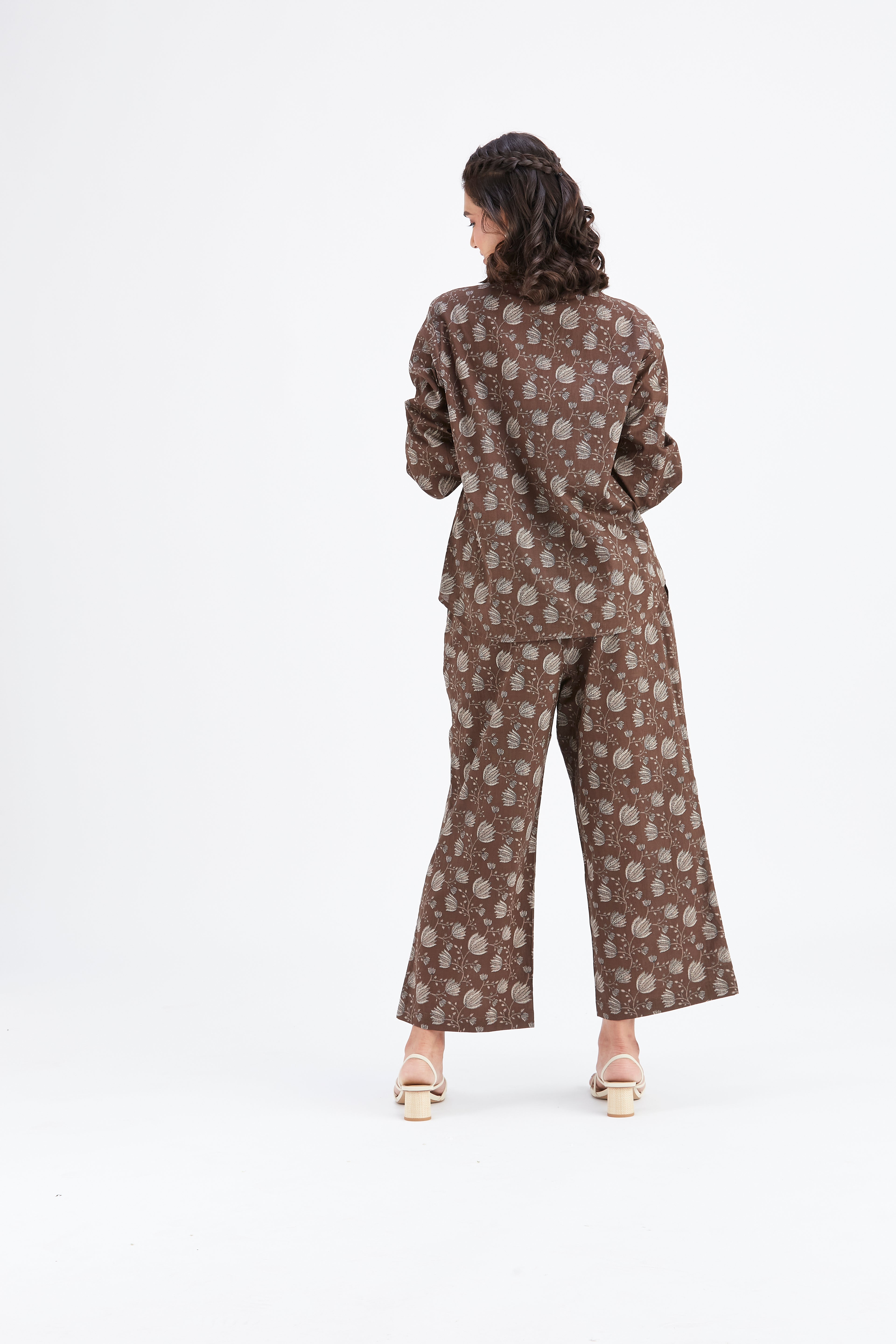 Yuna Brown Printed Cotton Co-ord set at Kamakhyaa by Hasttvam. This item is Brown, Cotton, Ete by Hasttvam, Floral Prints, Fusion Wear, Hand Printed, Womenswear
