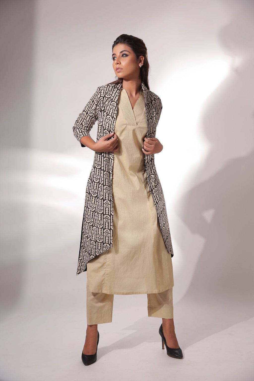 Beige Kurta Pant Set With Cape at Kamakhyaa by Keva. This item is Beige, Black, Block Prints, Cape, Cotton, Indian Wear, Kurta Pant Sets, Natural, Relaxed Fit, Resort Wear, Womenswear, Zima