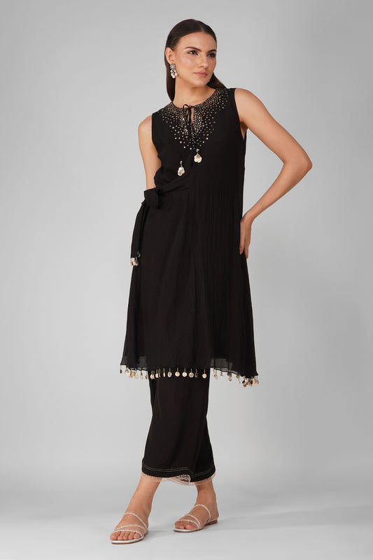 Black Chanderi Sleeveless Kurta Pant Set at Kamakhyaa by Devyani Mehrotra. This item is Black, Chanderi, Embellished, Indian Wear, Natural, Party Wear, Regular Fit, Womenswear