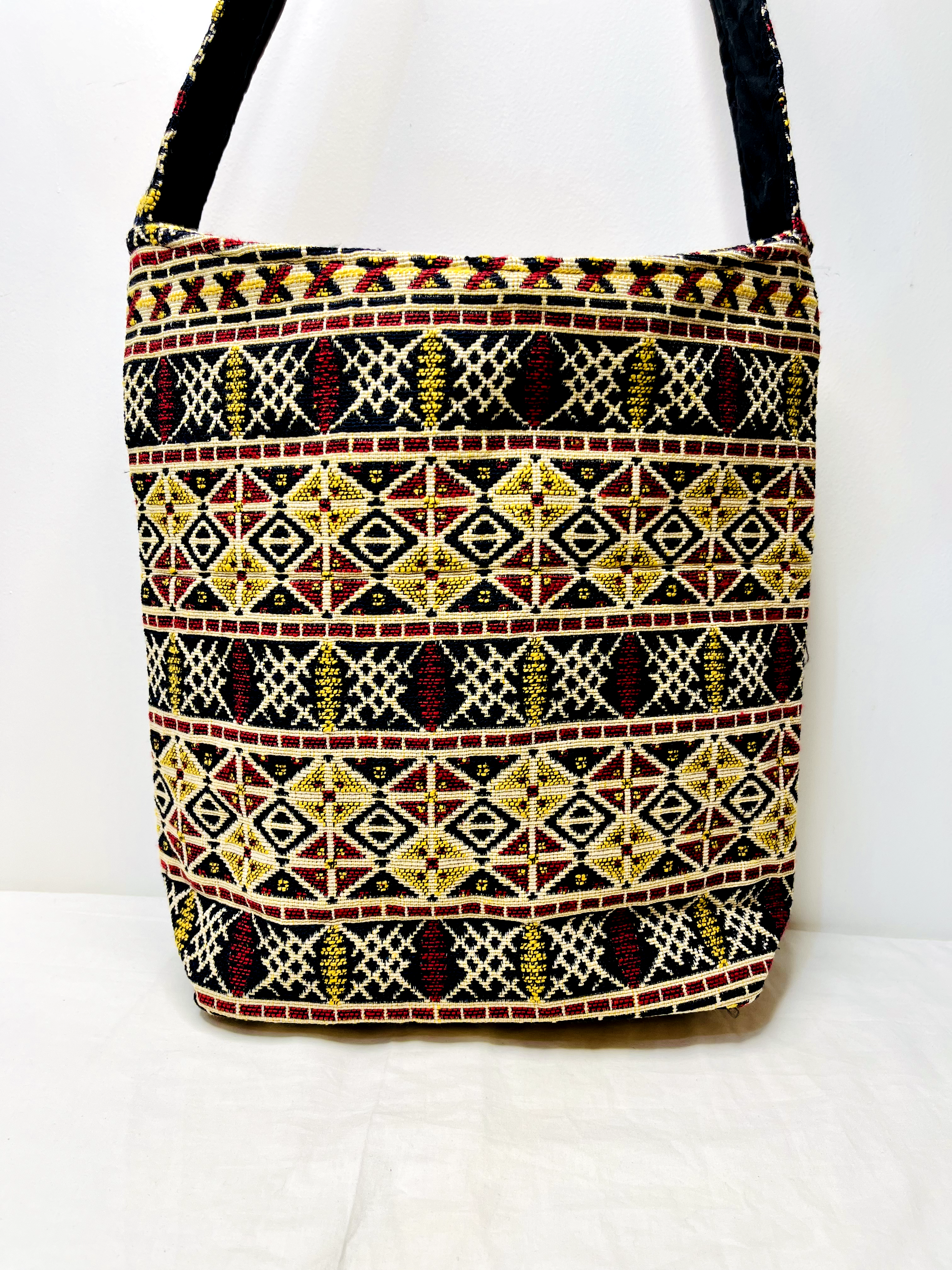 Black Multicolor Tote Bag With Pockets at Kamakhyaa by Pre Loved. This item is Bags, Casual Wear, Mirror Work, Multicolor, Natural, Tote Bags