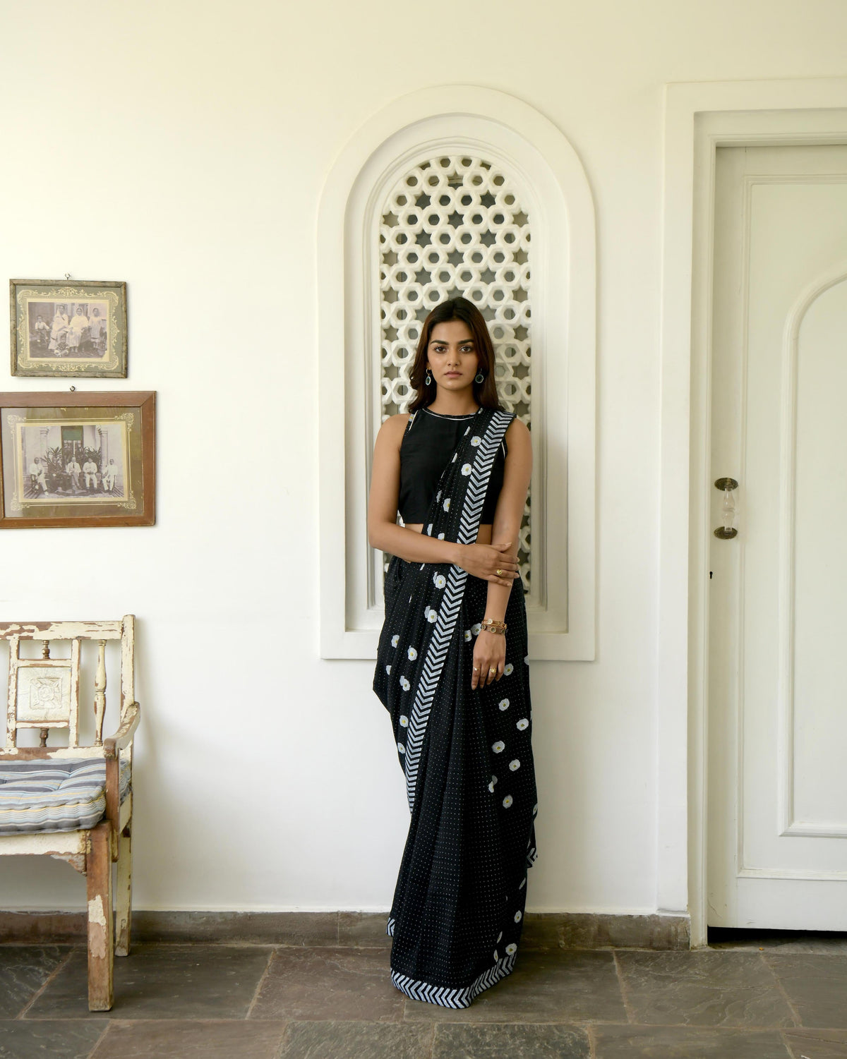 Black Printed Cotton Silk Saree Set at Kamakhyaa by Taro. This item is Cotton, Evening Wear, Gulzar Taro, Handwoven Cotton silk, Indian Wear, July Sale, July Sale 2023, Natural, Prints, Regular Fit, Saree Sets, Womenswear