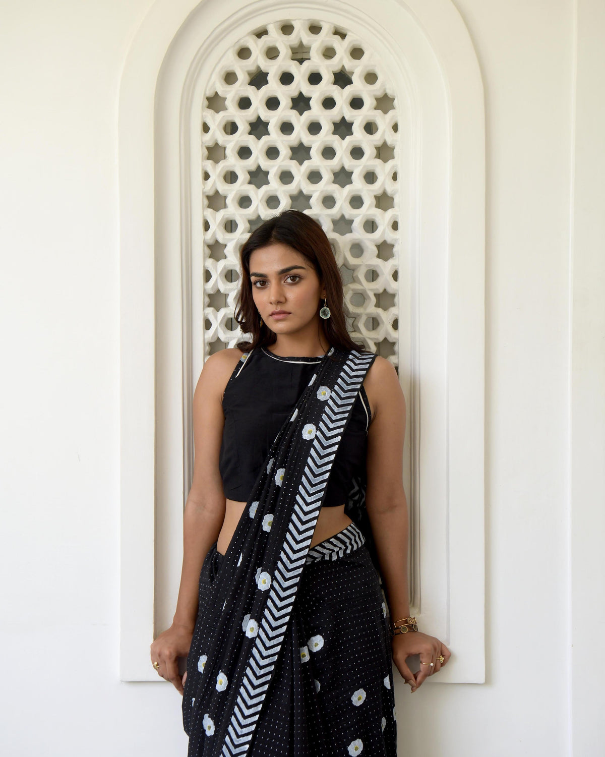 Black Printed Cotton Silk Saree Set at Kamakhyaa by Taro. This item is Cotton, Evening Wear, Gulzar Taro, Handwoven Cotton silk, Indian Wear, July Sale, July Sale 2023, Natural, Prints, Regular Fit, Saree Sets, Womenswear