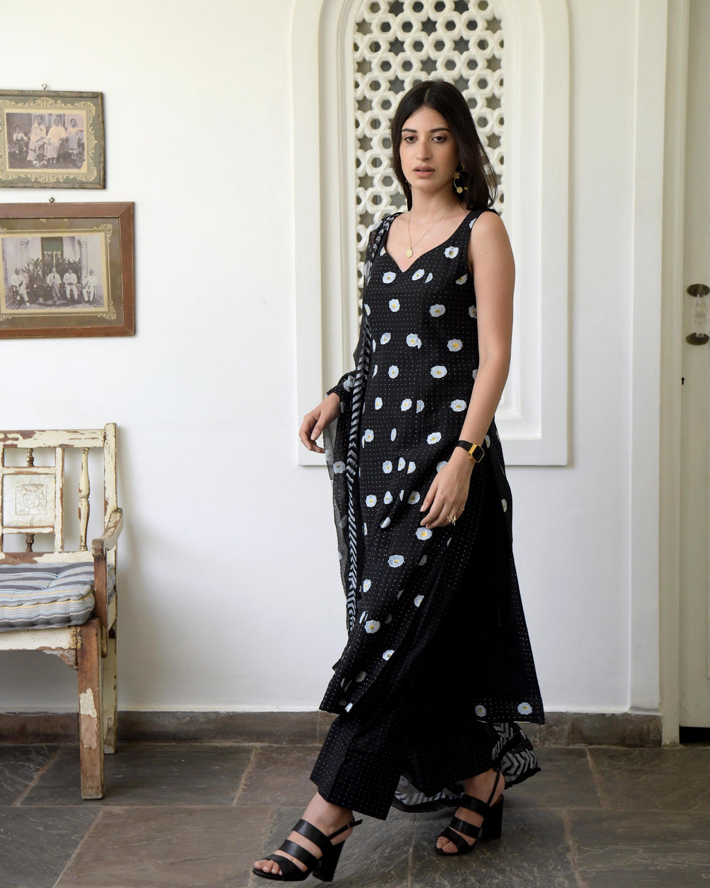 Black Printed Kurta Set With Dupatta at Kamakhyaa by Taro. This item is Best Selling, Black, Chiffon, Evening Wear, Gulzar Taro, Indian Wear, July Sale, July Sale 2023, Kurta Palazzo Sets, Natural, Prints, Regular Fit, Womenswear