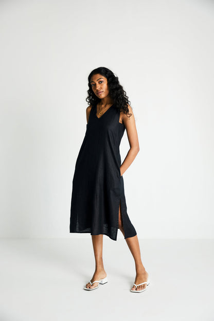 Black The Hemp Noir Dress at Kamakhyaa by Reistor. This item is Best Selling, Black, Dresses, Hemp, Midi Dresses, Natural, Noir, Office Wear, Regular Fit, Sleeveless Dresses, Solid Selfmade, Solids, Womenswear