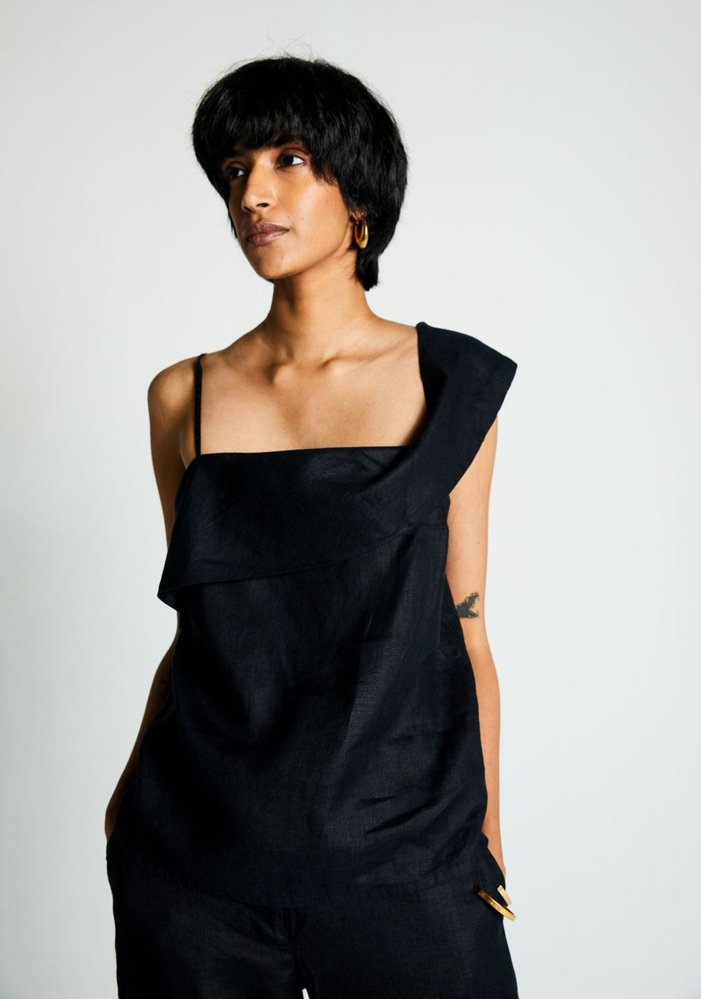 Black The Wandering Wave Top at Kamakhyaa by Reistor. This item is Black, Hemp, Less than $50, Natural, Noir, Office Wear, Regular Fit, Solid Selfmade, Solids, Spaghettis, Tops, Womenswear