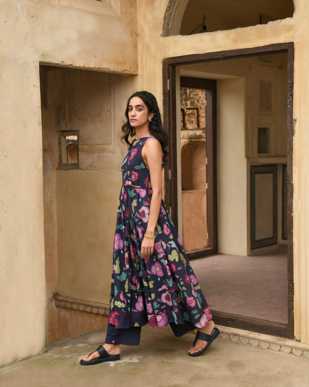 Blue Kurta Set With Chiffon Dupatta at Kamakhyaa by Taro. This item is Blue, Casual Wear, Chiffon, Digital Print, Enchanted Garden, Evening Wear, Fitted At Waist, Indian Wear, July Sale, July Sale 2023, Kurta Pant Sets, Kurta Set With Dupatta, Mulmul, Natural, Natural with azo free dyes, Womenswear