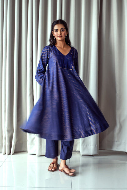 Blue Zari Cotton Kurta Set With Dupatta at Kamakhyaa by Taro. This item is Bahaar Taro, Best Selling, Blue, Evening Wear, Handloom Cotton, Indian Wear, July Sale, July Sale 2023, Kurta Pant Sets, Kurta Set With Dupatta, Natural, Regular Fit, Textured, Womenswear