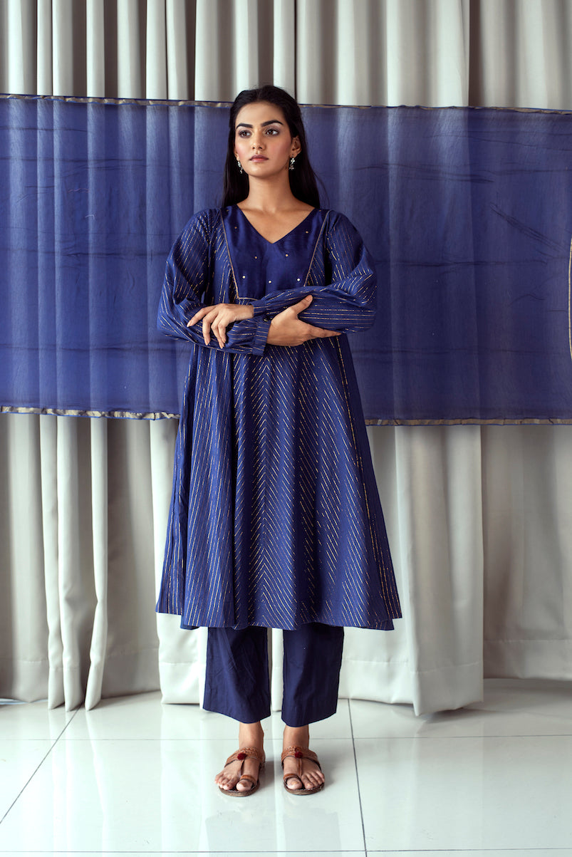 Blue Zari Cotton Kurta Set With Dupatta at Kamakhyaa by Taro. This item is Bahaar Taro, Best Selling, Blue, Evening Wear, Handloom Cotton, Indian Wear, July Sale, July Sale 2023, Kurta Pant Sets, Kurta Set With Dupatta, Natural, Regular Fit, Textured, Womenswear