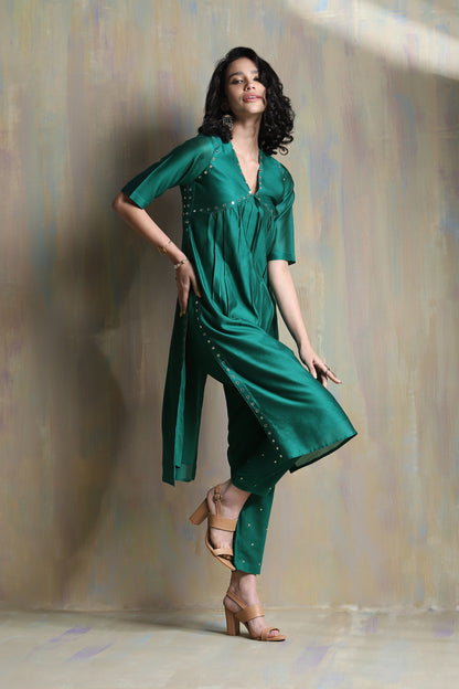 Emerald Green High Slit Kurta Set - Set of 3 at Kamakhyaa by Charkhee. This item is Chanderi, Cotton, Festive Wear, Green, Indian Wear, Kurta Pant Sets, Kurta Set With Dupatta, Natural, Regular Fit, Solids, Womenswear