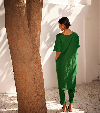 Engraved co-ord set at Kamakhyaa by Khara Kapas. This item is Casual Wear, Co-ord Sets, Green, Linen, Lounge Wear Co-ords, Oh! Sussana Spring 2023, Organic, Regular Fit, Solids, Travel Co-ords, Womenswear
