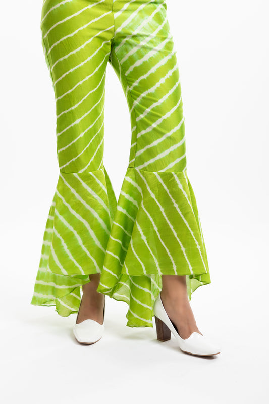 Green Box Pleated Trousers at Kamakhyaa by House Of Ara. This item is Casual Wear, Chanderi, Cotton, Green, Leheriya, Leheriya Collection, Mulmul, Natural, Regular Fit, Silk, Stripes, Trousers, Womenswear