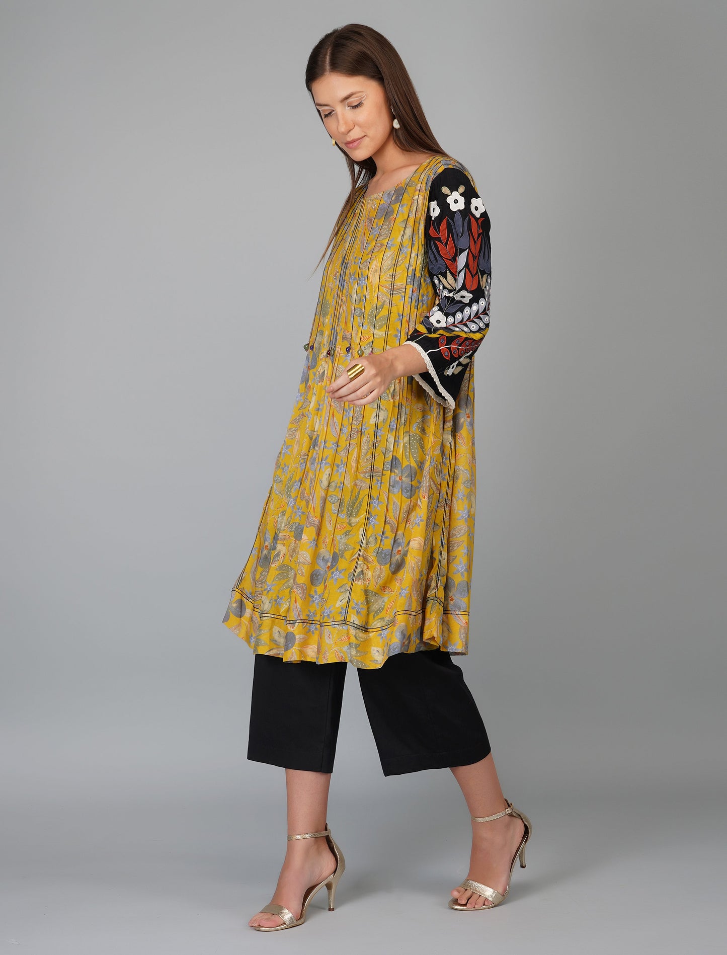 Green Printed Co-ord Set at Kamakhyaa by Devyani Mehrotra. This item is Co-ord Sets, Cotton, Embroidered, Evening Wear, Green, Kurta Pant Sets, Natural, Pre Spring 2023, Prints, Relaxed Fit, Travel Co-ords, Viscose, Womenswear
