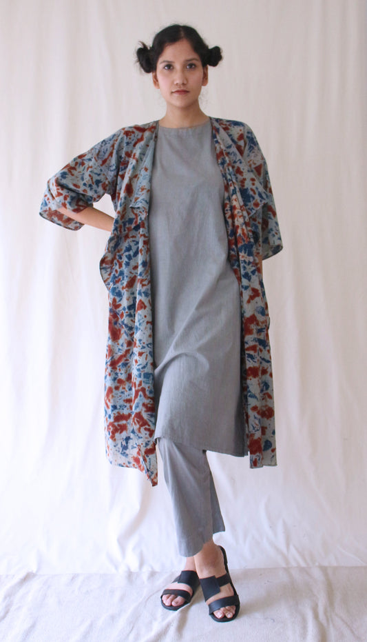 Grey Cotton Ombre Dye Shrug at Kamakhyaa by Chambray & Co.. This item is Casual Wear, Grey, Hand Spun Cotton, Natural, Ombre & Dyes, Regular Fit, Shrugs, Womenswear