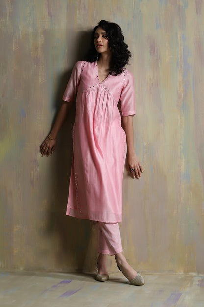 Light Pink High Slit Kurta Set - Set of 3 at Kamakhyaa by Charkhee. This item is Chanderi, Cotton, Festive Wear, Indian Wear, Kurta Pant Sets, Kurta Set With Dupatta, Natural, Pink, Regular Fit, Solids, Womenswear