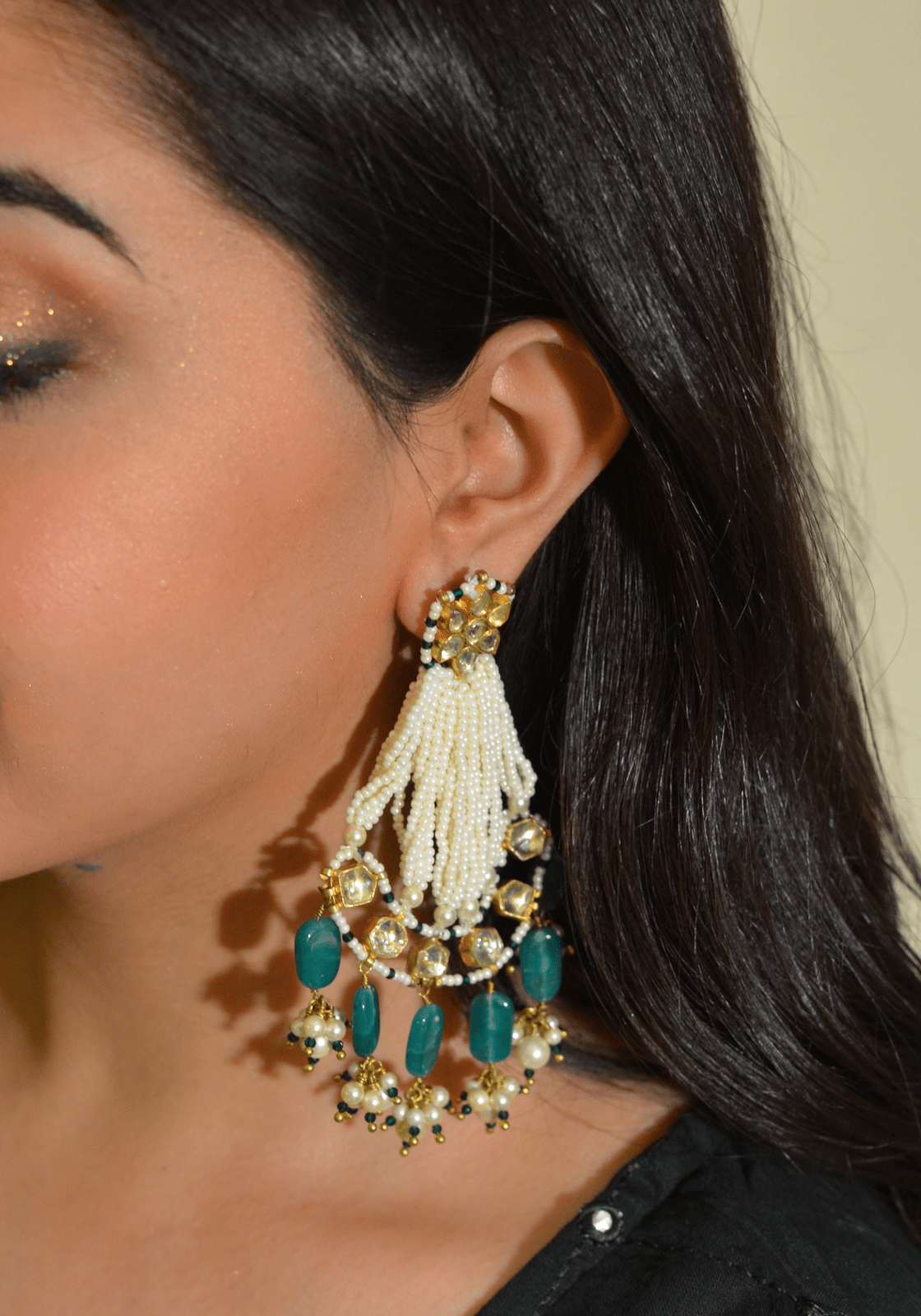 Long Earrings Passa Ahemdabadi -Green at Kamakhyaa by House Of Heer. This item is Festive Jewellery, Festive Wear, Free Size, Green, jewelry, July Sale, July Sale 2023, Long Earrings, Mix metal, Natural, Pearl, Polkis, Solids