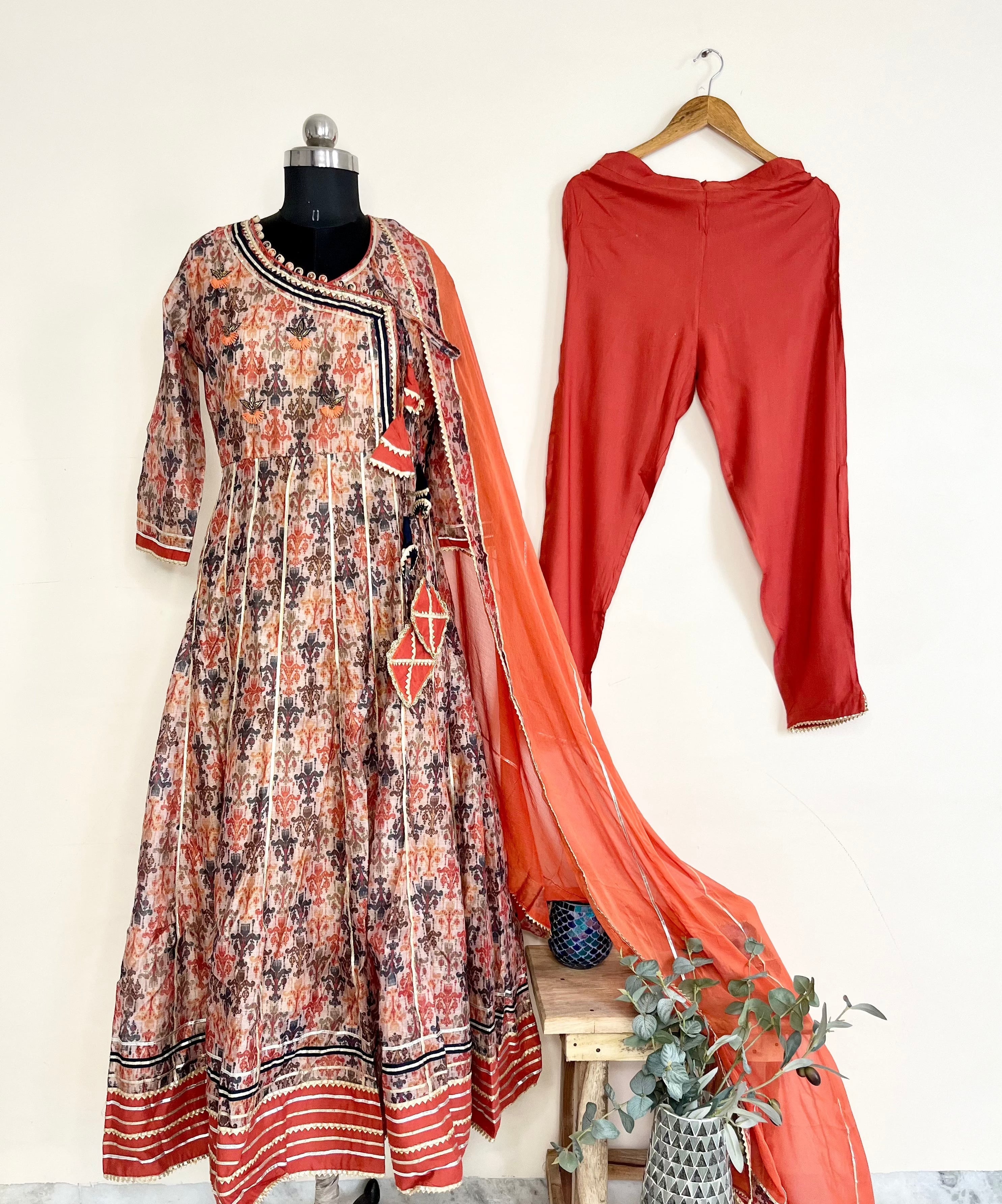 Orange Multicolor Embroidered Kurta Set With Dupatta at Kamakhyaa by Kamakhyaa. This item is Embroidered, Ethnic Wear, Festive Wear, Kurta Pant Sets, Kurta Set with Dupattas, Multicolor, Natural, Orange, Regular Fit, Womenswear