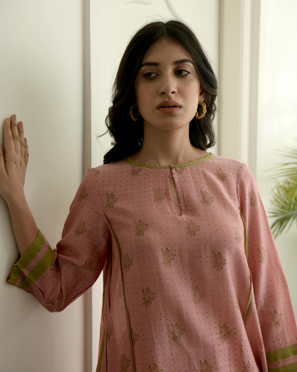 Pink Chanderi Silk Printed Kurta Set With Dupatta at Kamakhyaa by Taro. This item is Chiffon, Evening Wear, Gulzar Taro, Handwoven Chanderi silk, Indian Wear, July Sale, July Sale 2023, Kurta Pant Sets, Kurta Set With Dupatta, Natural, Pink, Prints, Regular Fit, Womenswear