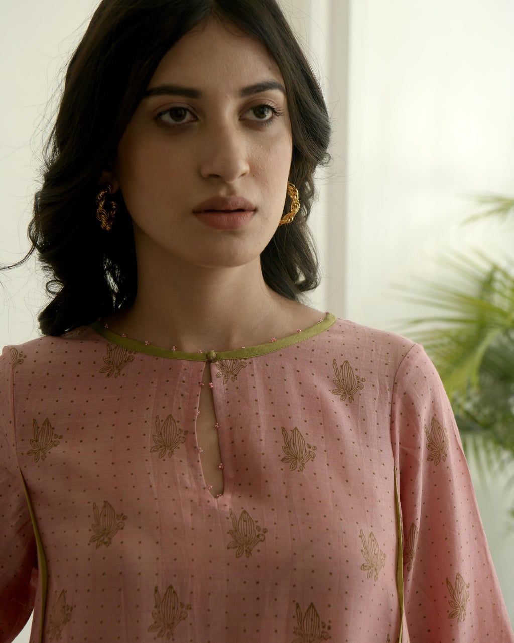 Pink Chanderi Silk Printed Kurta Set With Dupatta at Kamakhyaa by Taro. This item is Chiffon, Evening Wear, Gulzar Taro, Handwoven Chanderi silk, Indian Wear, July Sale, July Sale 2023, Kurta Pant Sets, Kurta Set With Dupatta, Natural, Pink, Prints, Regular Fit, Womenswear