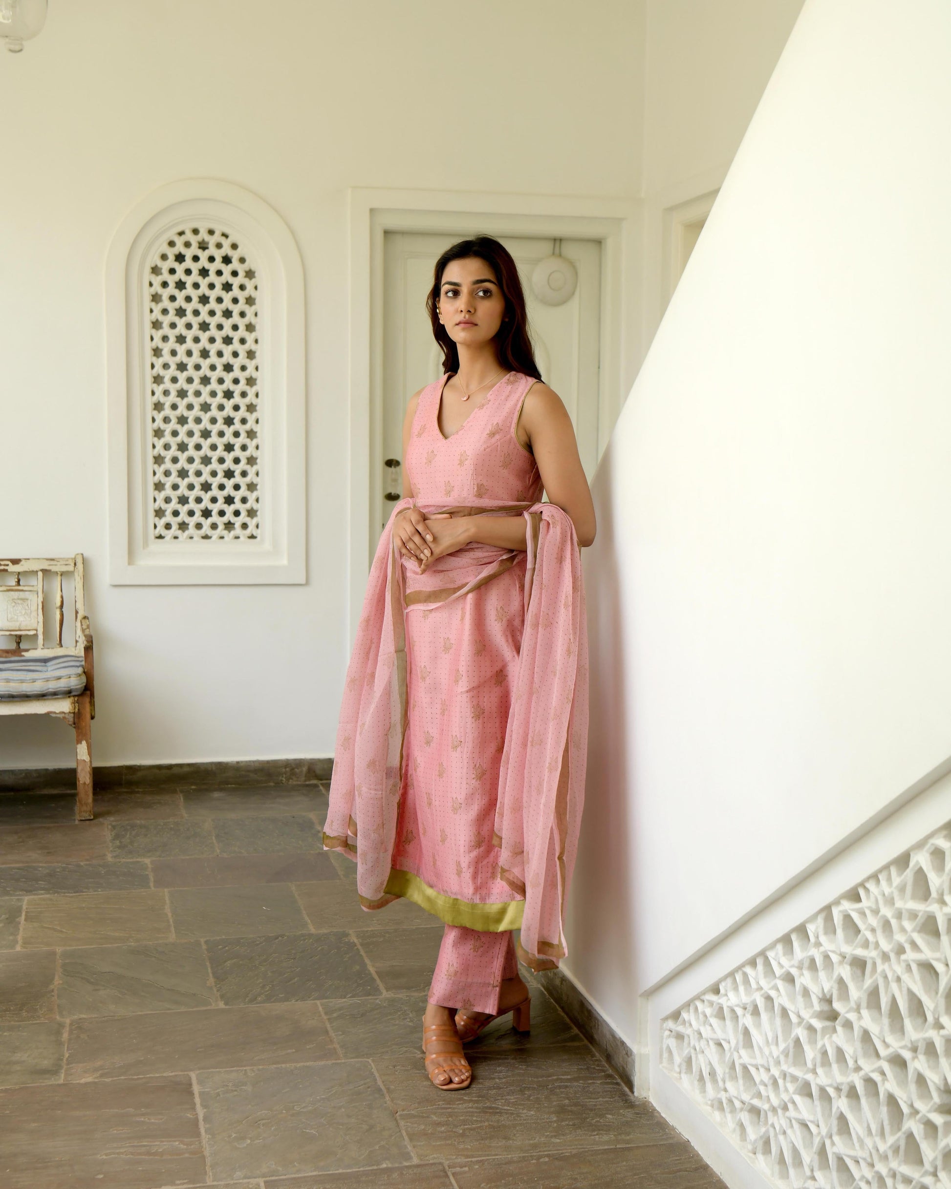 Women's Pink Solid Sleeveless Kurta Set With Dupatta- (3pc) - Indi Inside