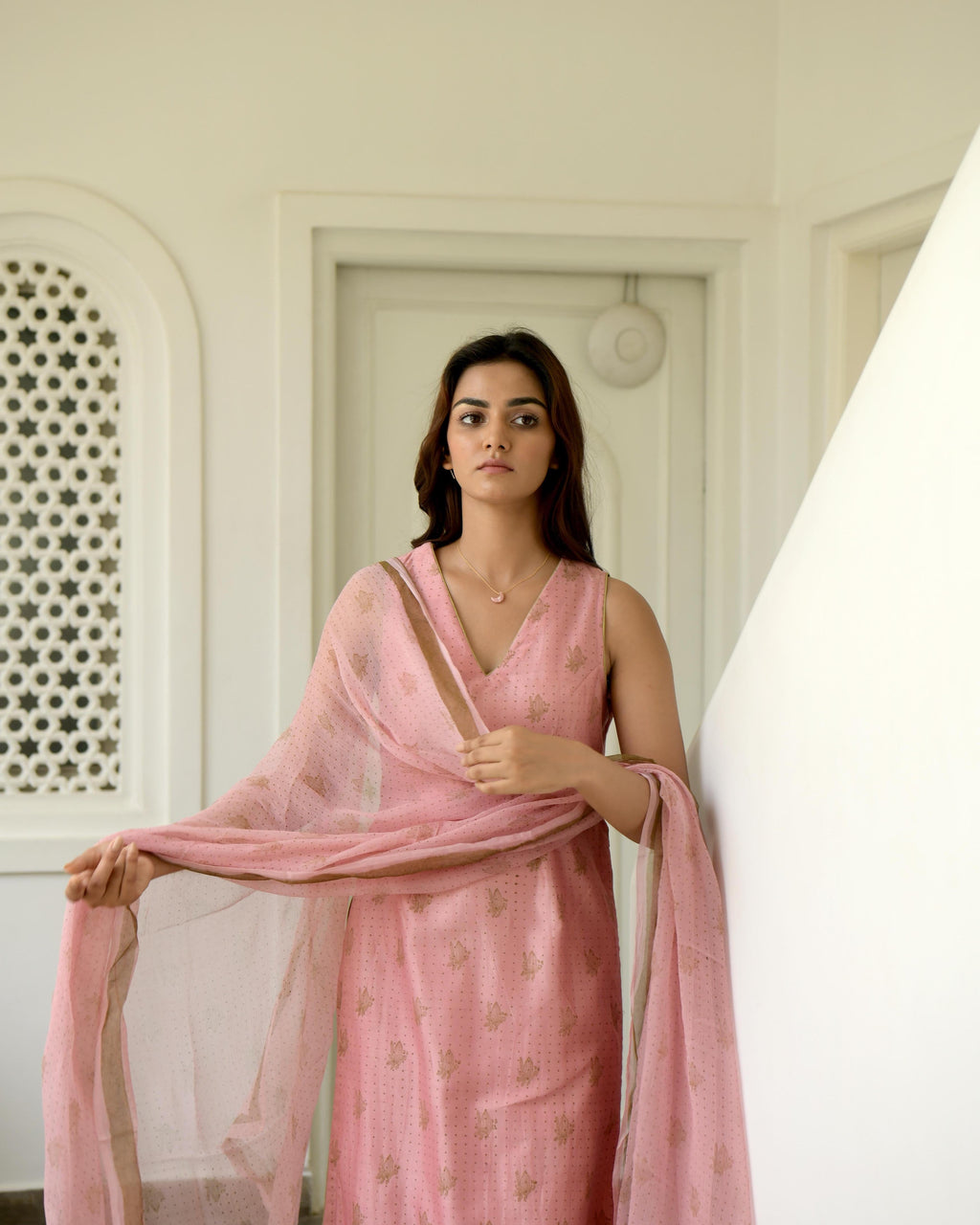 Pink Sleeveless Chanderi Silk Kurta Set With Dupatta at Kamakhyaa by Taro. This item is Chanderi Silk, Evening Wear, Gulzar Taro, Indian Wear, July Sale, July Sale 2023, Kurta Pant Sets, Kurta Set With Dupatta, Natural, Pink, Prints, Regular Fit, Womenswear