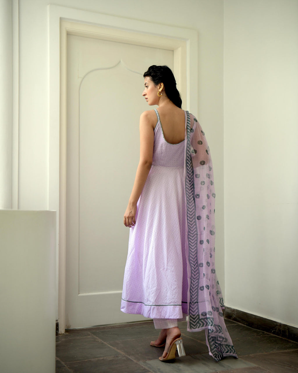 Purple Cotton Kurta Set With Dupatta at Kamakhyaa by Taro. This item is Best Selling, Chiffon, Evening Wear, Gulzar Taro, Handwoven Cotton, Indian Wear, July Sale, July Sale 2023, Kurta Pant Sets, Kurta Set With Dupatta, Mulmul, Natural, Prints, Purple, Regular Fit, Womenswear