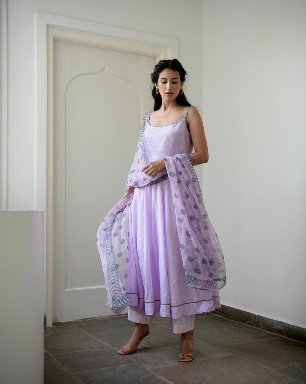 Purple Cotton Kurta Set With Dupatta at Kamakhyaa by Taro. This item is Best Selling, Chiffon, Evening Wear, Gulzar Taro, Handwoven Cotton, Indian Wear, July Sale, July Sale 2023, Kurta Pant Sets, Kurta Set With Dupatta, Mulmul, Natural, Prints, Purple, Regular Fit, Womenswear