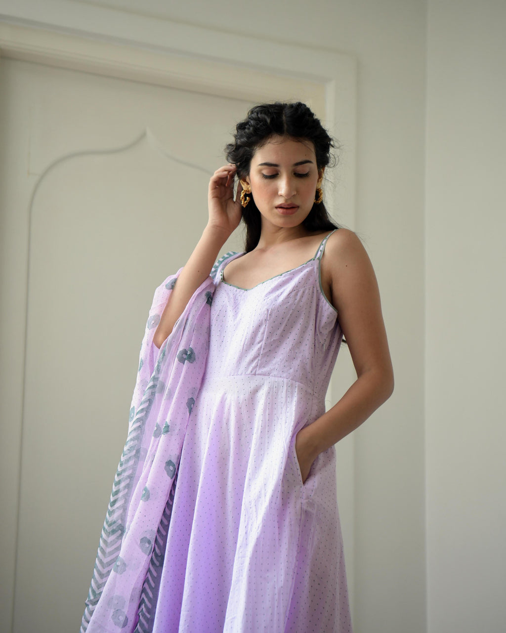 Purple Cotton Kurta Set With Dupatta at Kamakhyaa by Taro. This item is Best Selling, Chiffon, Evening Wear, Gulzar Taro, Handwoven Cotton, Indian Wear, July Sale, July Sale 2023, Kurta Pant Sets, Kurta Set With Dupatta, Mulmul, Natural, Prints, Purple, Regular Fit, Womenswear