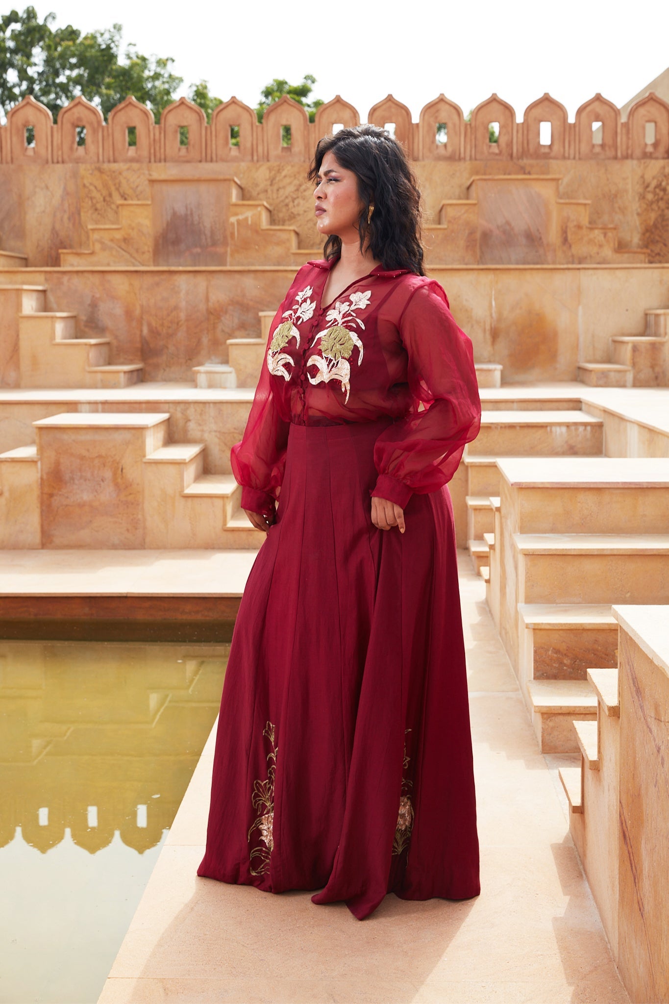 For brides- to- be: Red Bridal Lehenga with jacket and a kamar bandh to  hold it together by #TarunTahiliani | India fashion week, Indian fashion,  India fashion