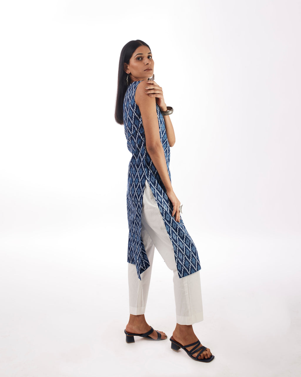 Sleeveless Kurta And Solid Pant at Kamakhyaa by Kamakhyaa. This item is 100% pure cotton, Blue, Casual Wear, Complete Sets, Indian Wear, KKYSS, Kurta Pant Sets, Natural, Prints, Regular Fit, Summer Sutra, Womenswear