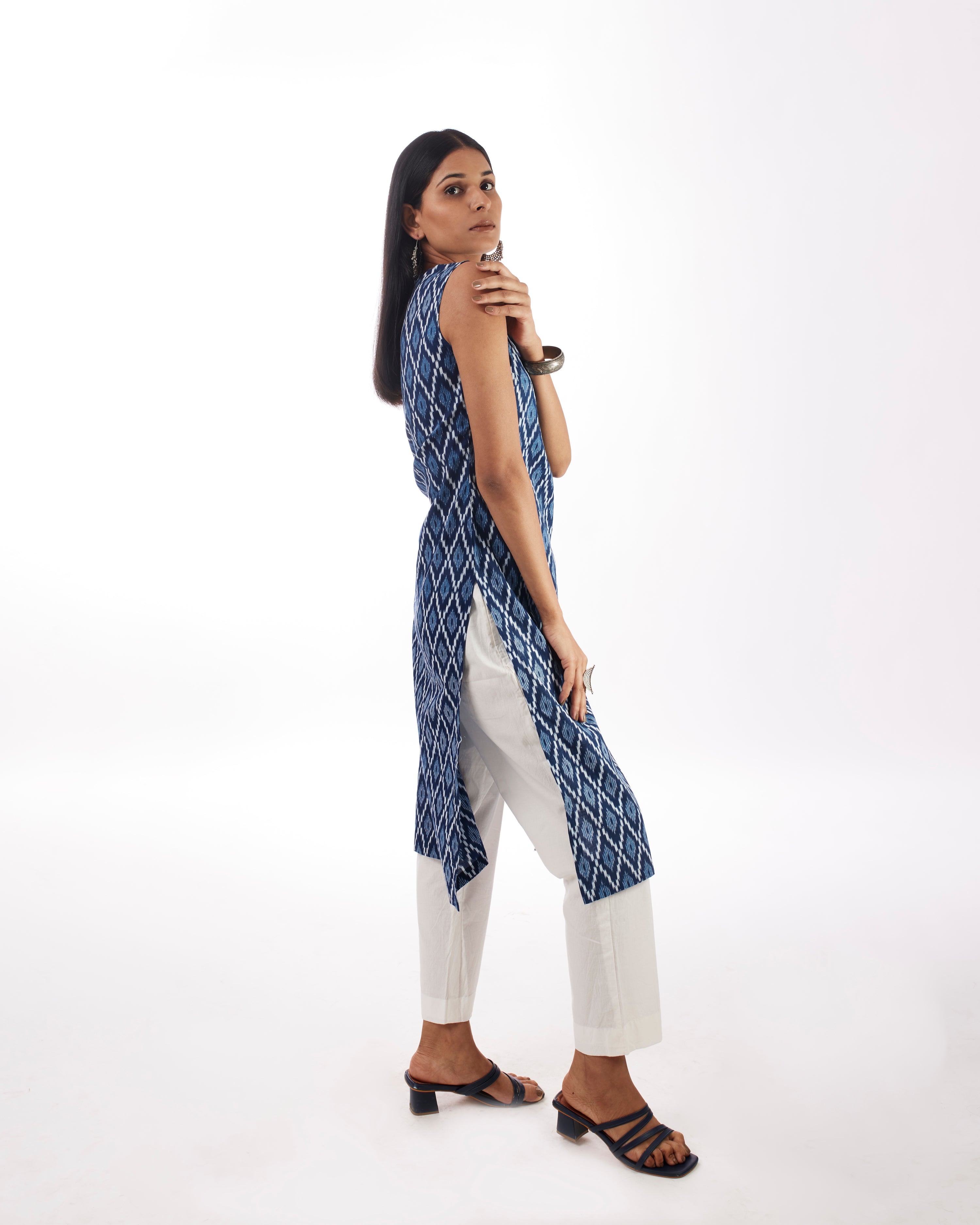Sleeveless Kurta And Solid Pant at Kamakhyaa by Kamakhyaa. This item is 100% pure cotton, Blue, Casual Wear, Complete Sets, Indian Wear, KKYSS, Kurta Pant Sets, Natural, Prints, Regular Fit, Summer Sutra, Womenswear