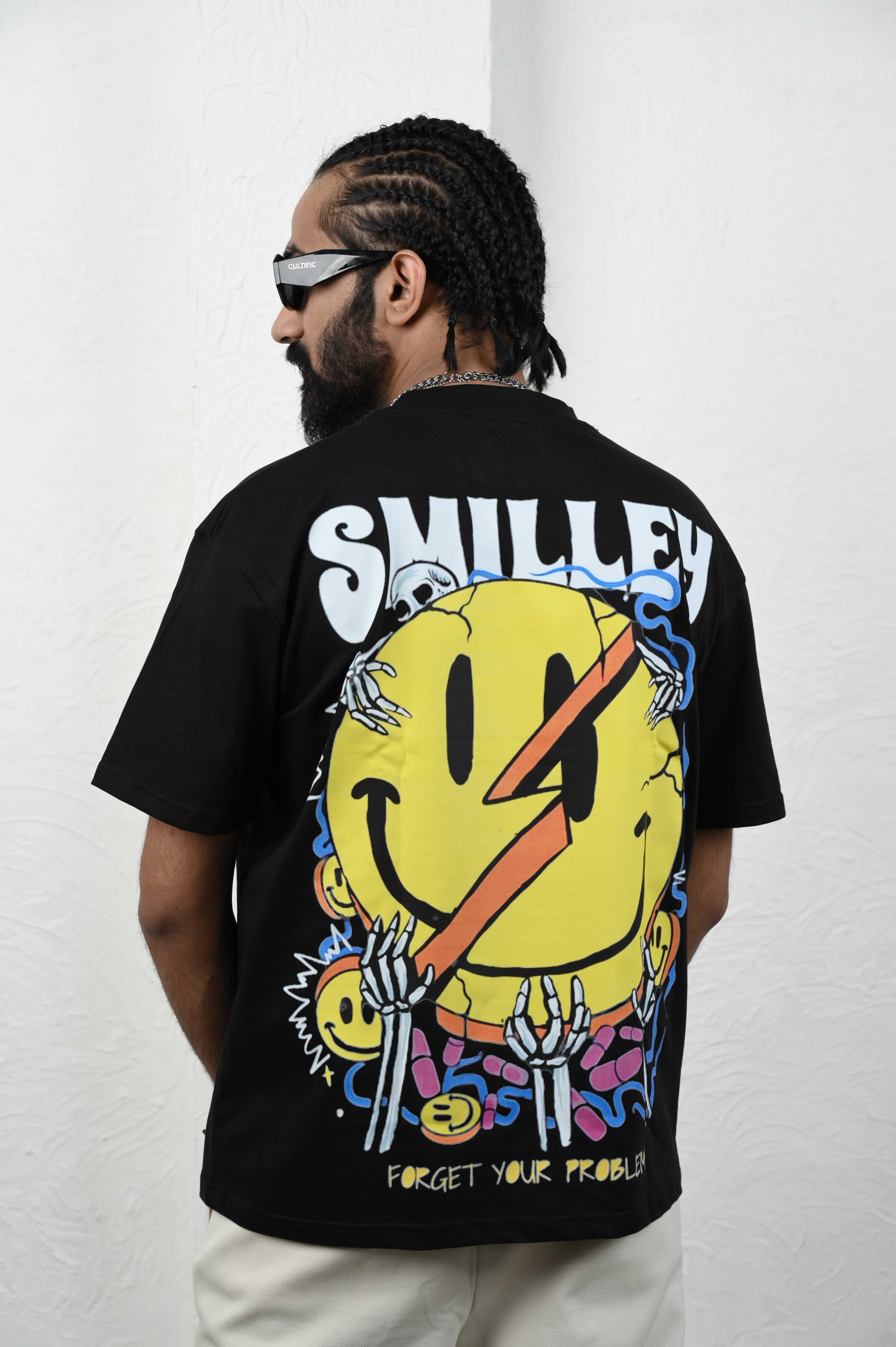 Smile Please 100% Cotton Oversized Black T-shirt at Kamakhyaa by Unfussy. This item is 100% cotton, Black, Casual Wear, Organic, Oversized Fit, Printed, T-Shirts, Unfussy, Unisex, Womenswear