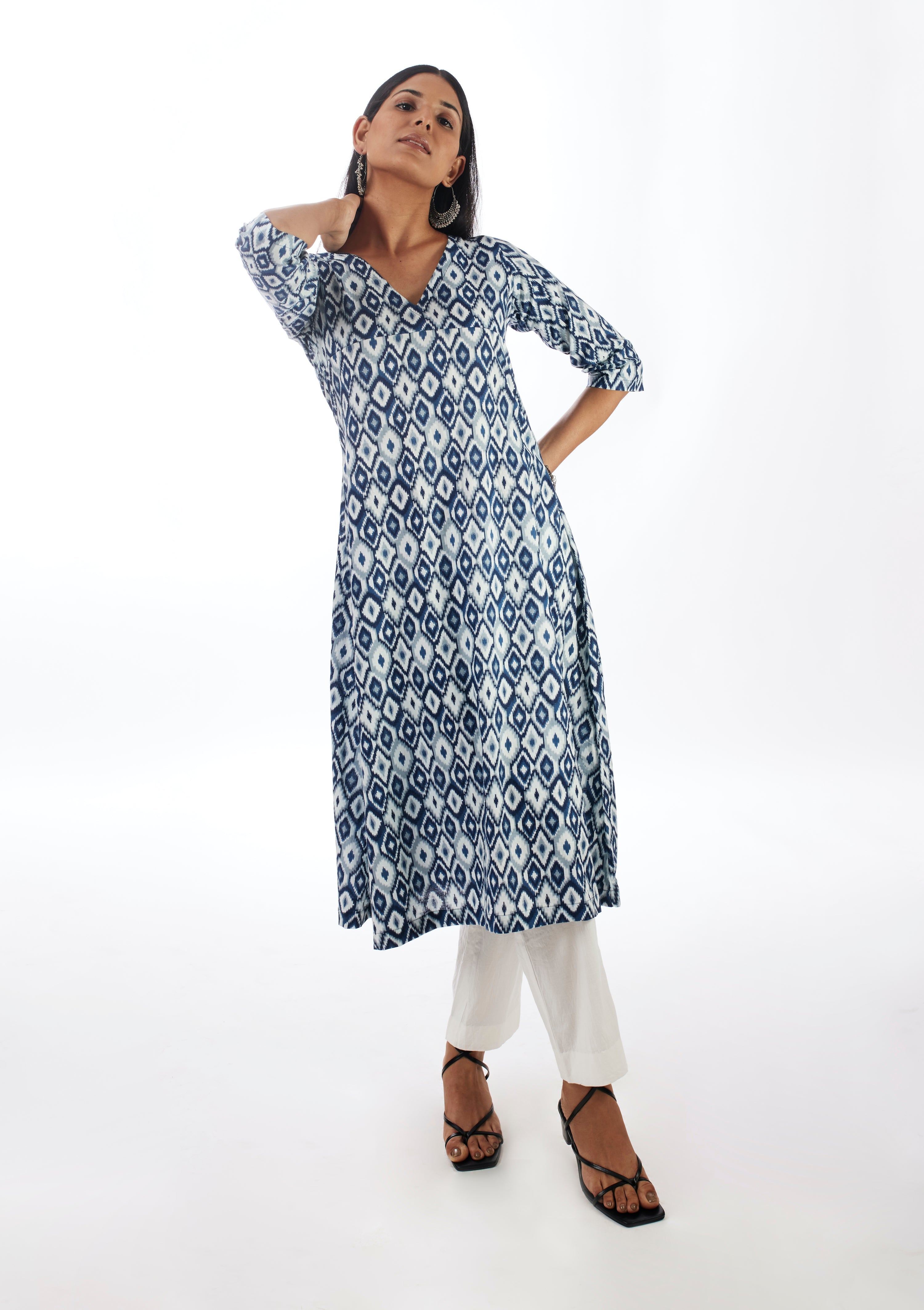 V-Neck Kurta Pant Set at Kamakhyaa by Kamakhyaa. This item is 100% pure cotton, Blue, Casual Wear, Complete Sets, Indian Wear, KKYSS, Kurta Pant Sets, Natural, Prints, Regular Fit, Summer Sutra, Womenswear