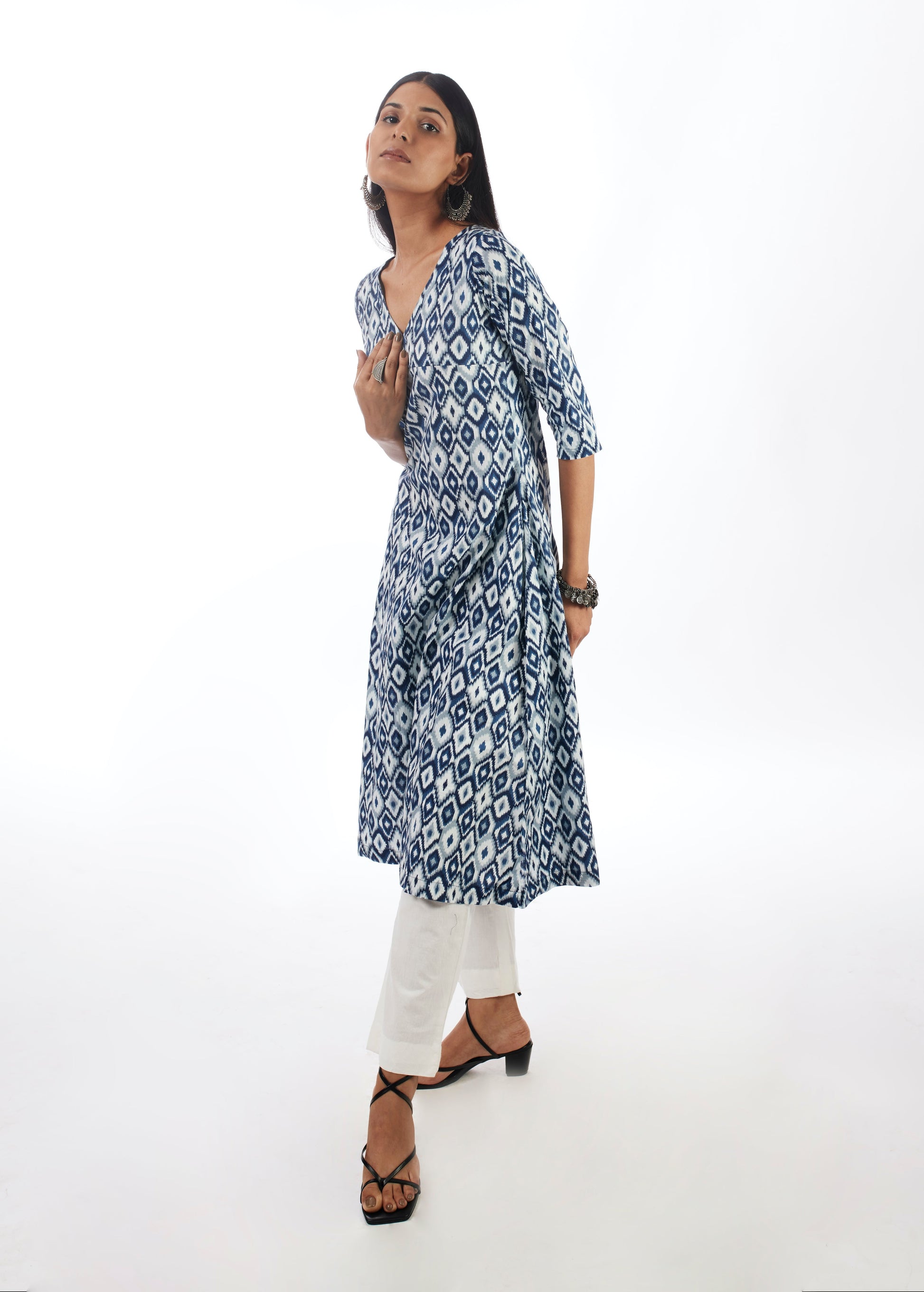 V-Neck Kurta Pant Set at Kamakhyaa by Kamakhyaa. This item is 100% pure cotton, Blue, Casual Wear, Complete Sets, Indian Wear, KKYSS, Kurta Pant Sets, Natural, Prints, Regular Fit, Summer Sutra, Womenswear