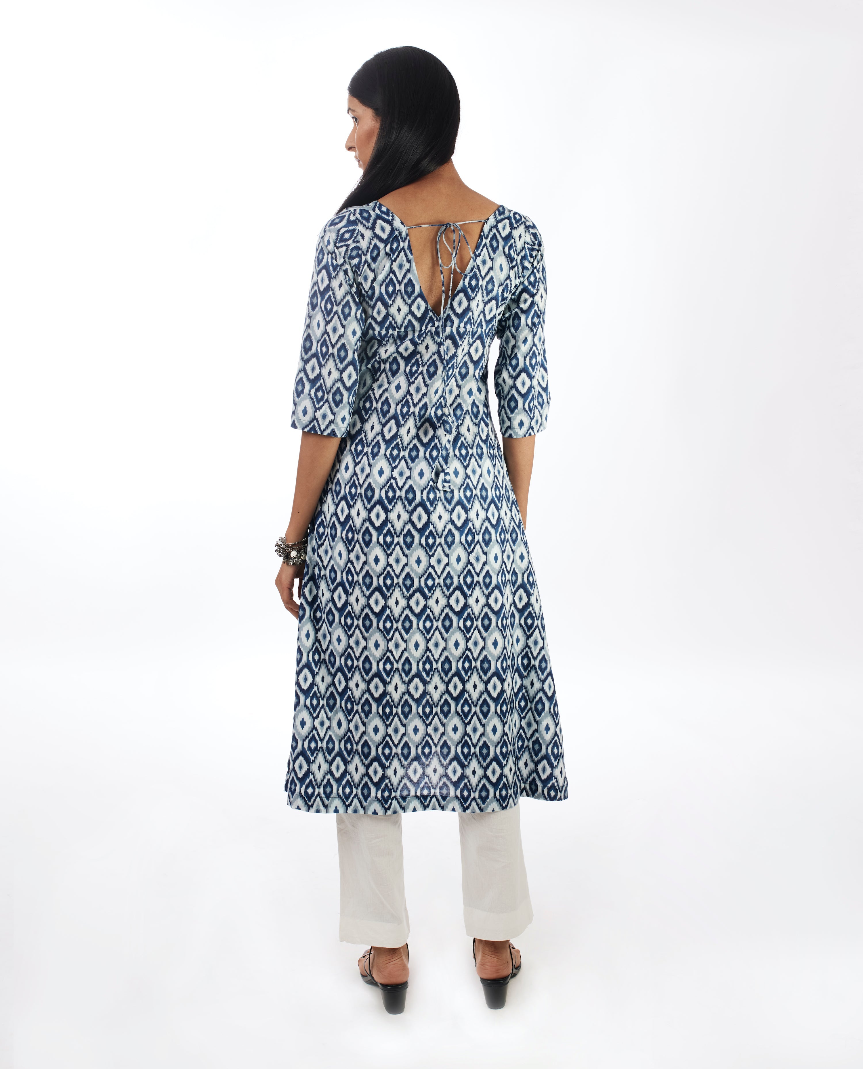 V-Neck Kurta Pant Set at Kamakhyaa by Kamakhyaa. This item is 100% pure cotton, Blue, Casual Wear, Complete Sets, Indian Wear, KKYSS, Kurta Pant Sets, Natural, Prints, Regular Fit, Summer Sutra, Womenswear