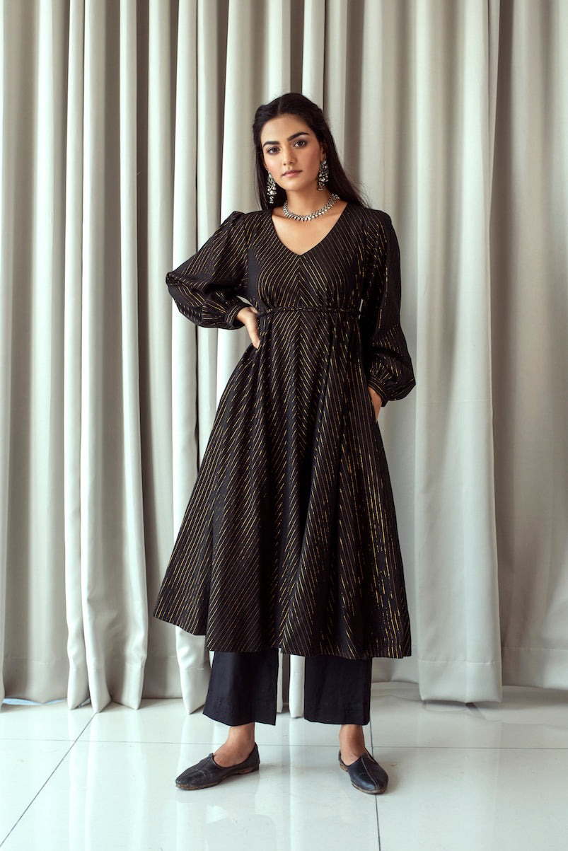 Vintage Gold Kurta Set at Kamakhyaa by Taro. This item is Bahaar Taro, Best Selling, Black, Co-ord Sets, Evening Wear, FB ADS JUNE, Handwoven cotton, July Sale, July Sale 2023, Natural, party, Party Wear Co-ords, Relaxed Fit, Textured, Womenswear