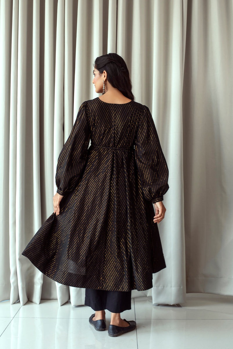 Vintage Gold Kurta Set at Kamakhyaa by Taro. This item is Bahaar Taro, Best Selling, Black, Co-ord Sets, Evening Wear, FB ADS JUNE, Handwoven cotton, July Sale, July Sale 2023, Natural, party, Party Wear Co-ords, Relaxed Fit, Textured, Womenswear