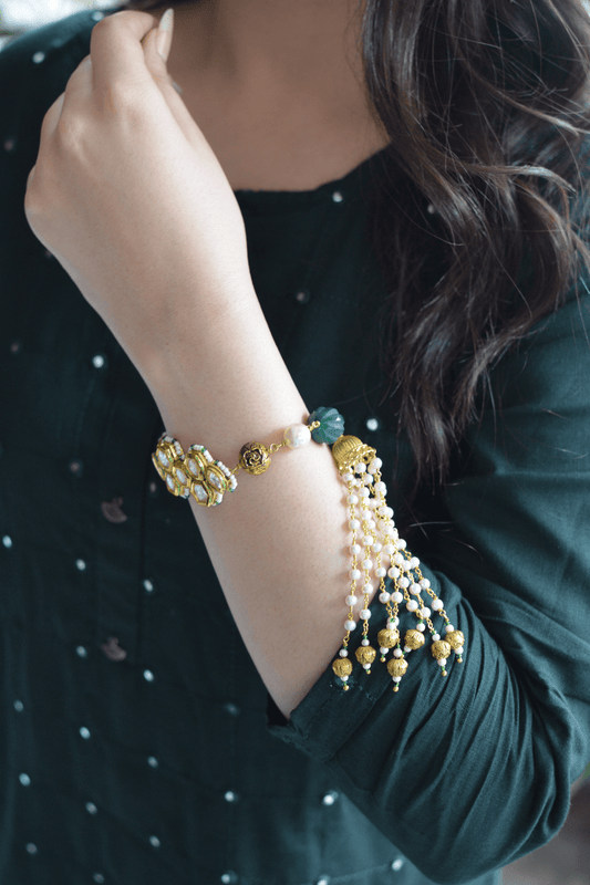 White Bracelet Kundan Polki at Kamakhyaa by House Of Heer. This item is Add Ons, Alloy Metal, Bracelets, Festive Jewellery, Festive Wear, Free Size, jewelry, July Sale, July Sale 2023, Less than $50, Natural, Pearl, Textured, White