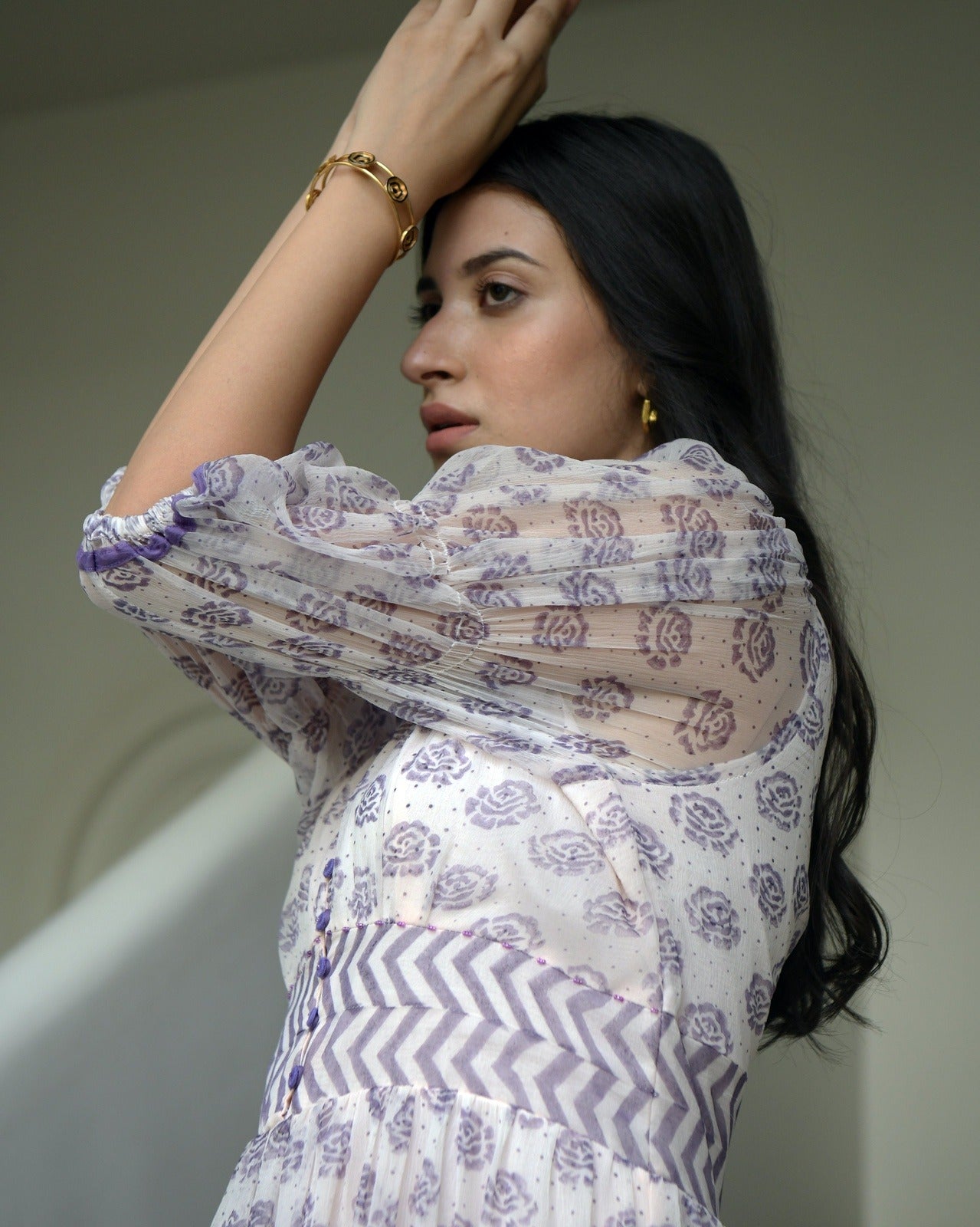 White Chiffon Printed Tiered Dress at Kamakhyaa by Taro. This item is Chiffon, Evening Wear, Handwoven cotton, Indo-Western, July Sale, July Sale 2023, Natural, Prints, Regular Fit, Tiered Dresses, White, Wildflower Taro, Womenswear