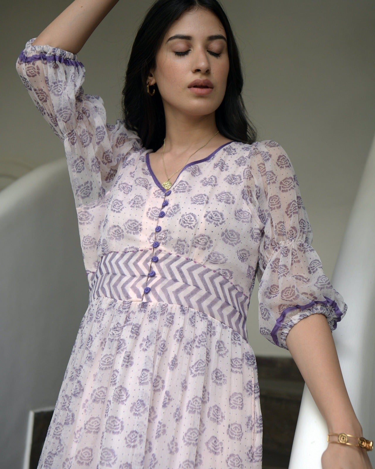 White Chiffon Printed Tiered Dress at Kamakhyaa by Taro. This item is Chiffon, Evening Wear, Handwoven cotton, Indo-Western, July Sale, July Sale 2023, Natural, Prints, Regular Fit, Tiered Dresses, White, Wildflower Taro, Womenswear