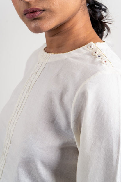 White Cotton Tunic Top at Kamakhyaa by Ahmev. This item is Casual Wear, Crop Tops, Handloom Cotton, July Sale, July Sale 2023, Natural, Regular Fit, Solids, Tops, White, Womenswear
