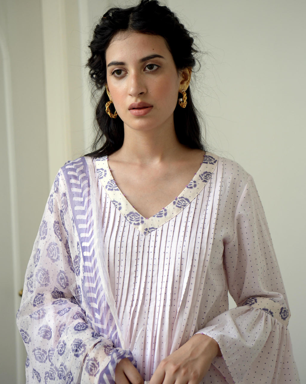 White Hand Block Printed Cotton Kurta Set With Dupatta at Kamakhyaa by Taro. This item is Chiffon, Evening Wear, Gulzar Taro, Handwoven Cotton, Indian Wear, July Sale, July Sale 2023, Kurta Pant Sets, Kurta Set With Dupatta, Natural, Prints, Regular Fit, White, Womenswear