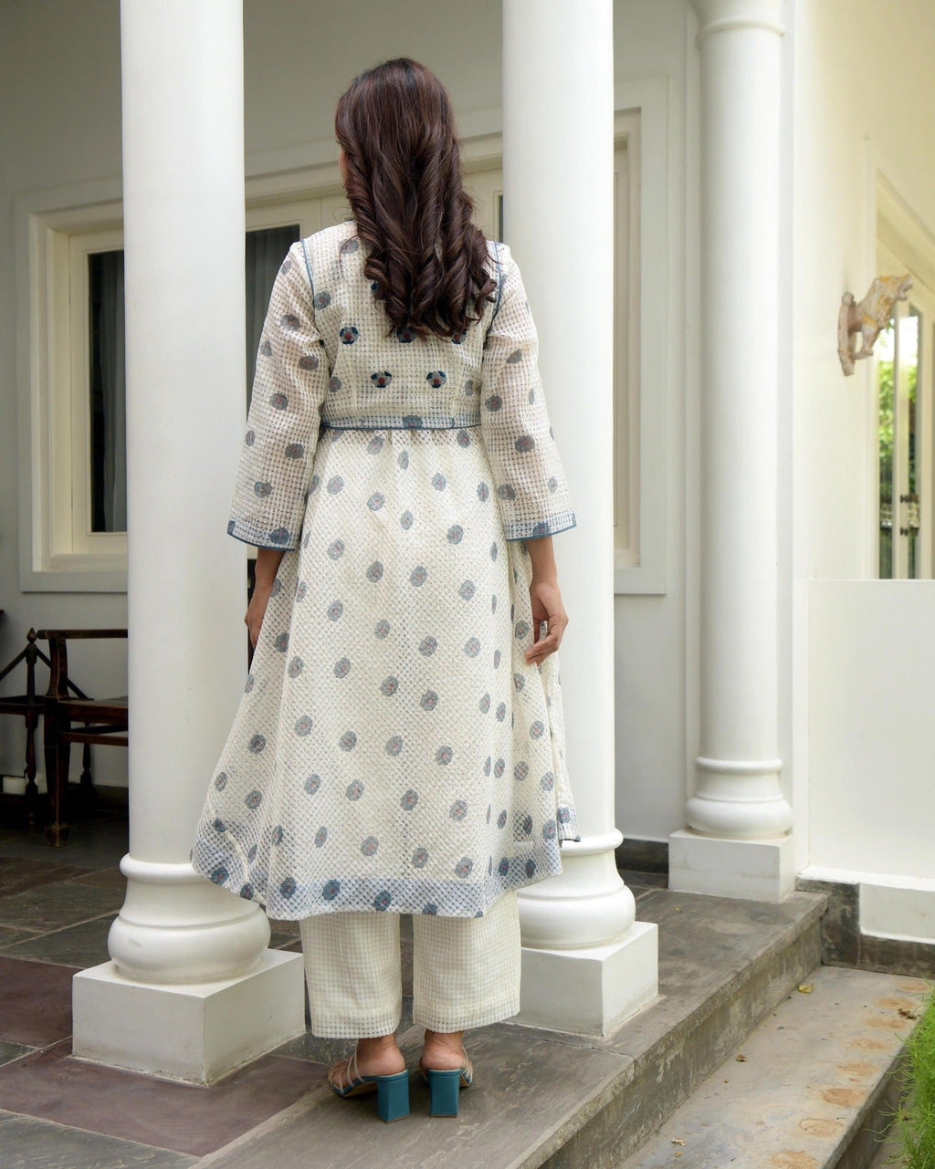 White Printed Cotton Midi Dress With Jacket at Kamakhyaa by Taro. This item is Co-ord Sets, Dress Sets, Evening Wear, Gulzar Taro, Handwoven cotton, Indo-Western, Jackets, July Sale, July Sale 2023, Natural, Prints, Regular Fit, White, Womenswear