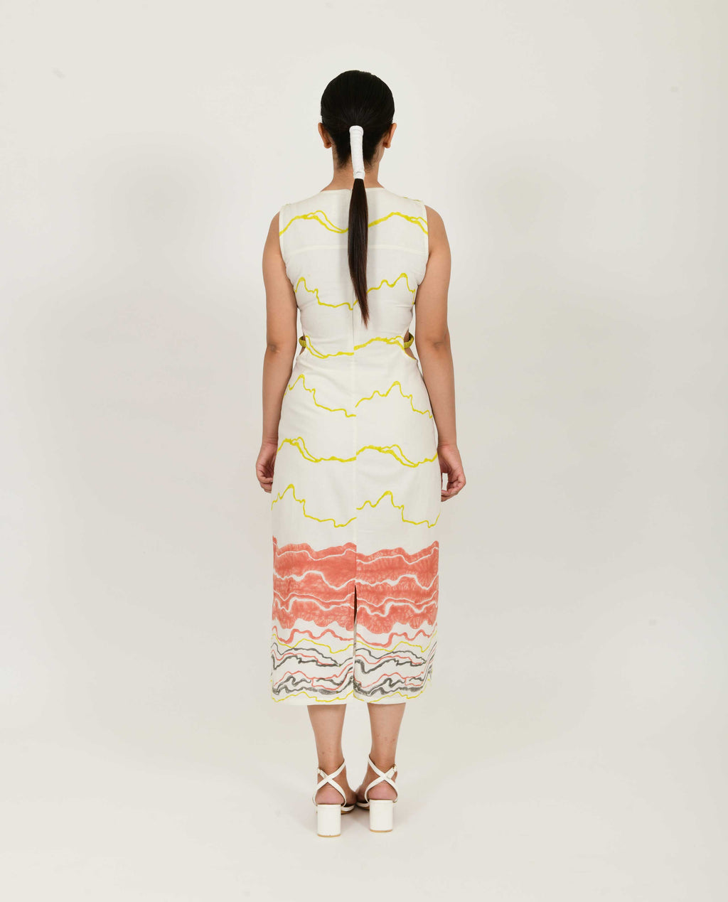 White Printed Side Cut Dress at Kamakhyaa by Rias Jaipur. This item is Azo Free Dye, Bamboo, Block Prints, Casual Wear, Cotton, Midi Dresses, Parat, Regular Fit, Sleeveless Dresses, White, Womenswear