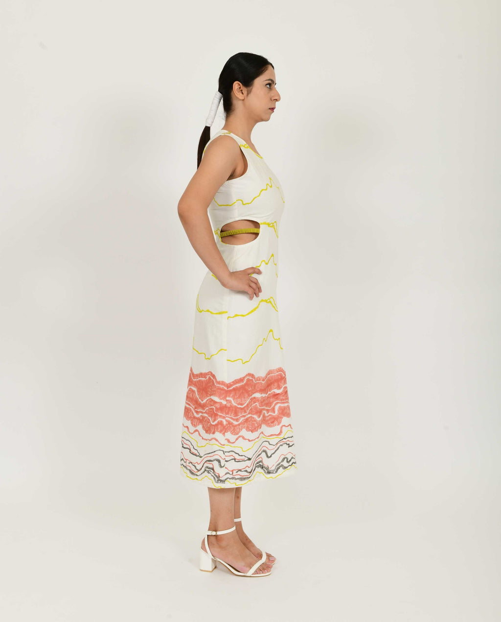 White Printed Side Cut Dress at Kamakhyaa by Rias Jaipur. This item is Azo Free Dye, Bamboo, Block Prints, Casual Wear, Cotton, Midi Dresses, Parat, Regular Fit, Sleeveless Dresses, White, Womenswear