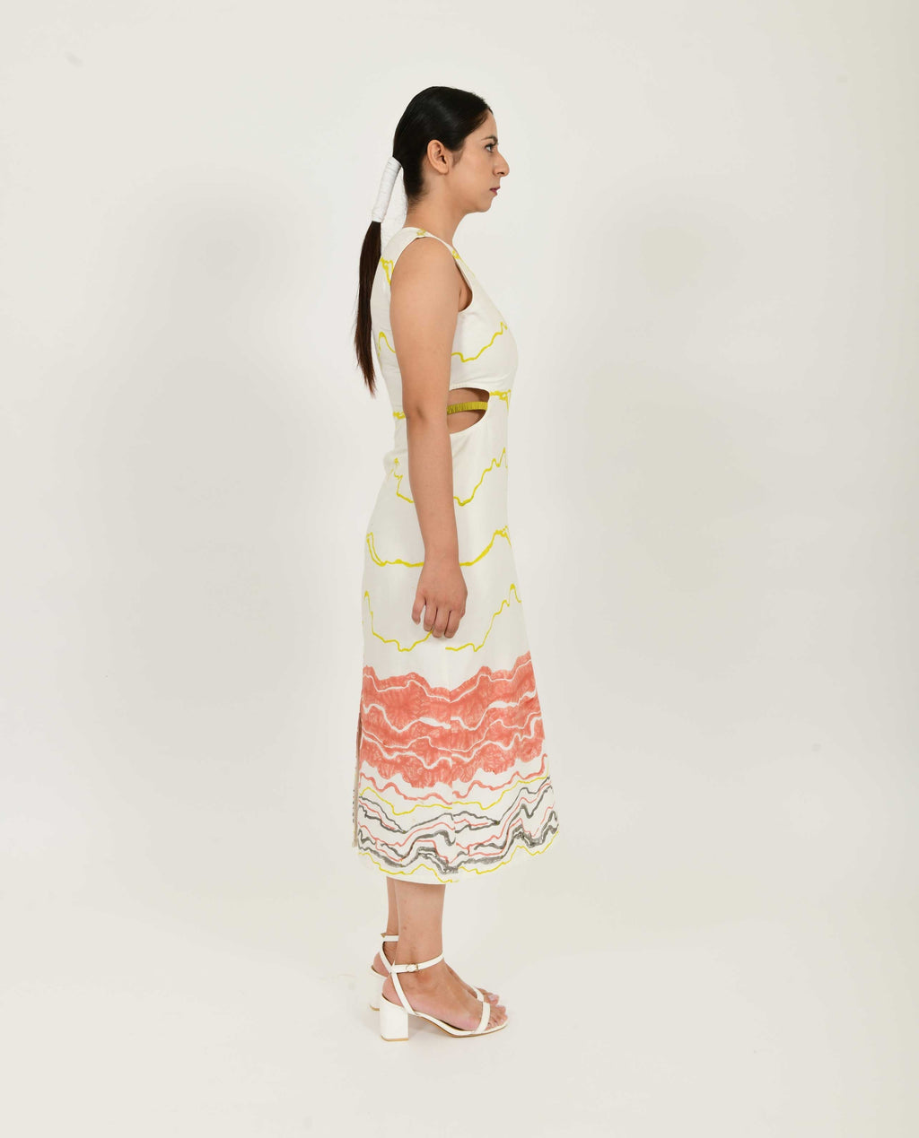 White Printed Side Cut Dress at Kamakhyaa by Rias Jaipur. This item is Azo Free Dye, Bamboo, Block Prints, Casual Wear, Cotton, Midi Dresses, Parat, Regular Fit, Sleeveless Dresses, White, Womenswear